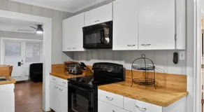 Thunderbolt Coastal Cottage - Image 5
