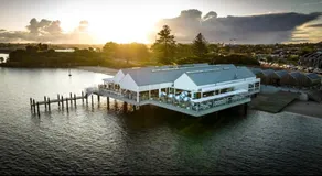 8-Person Waterfront Beach House Stunning Views - Image 5