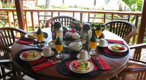 Teluk Indah Beach & Pool Villa - Image 5