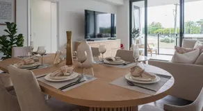 Lux Lakeside Apt - Gold Coast - Image 3