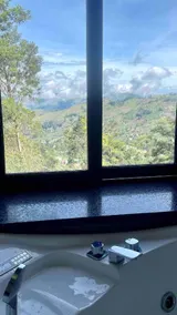 End of the road - New - Pvt room with jacuzzi - Image 3