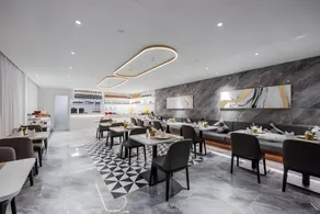 Home Inn Plus Shanghai Kangqiao Metro Station - Image 3