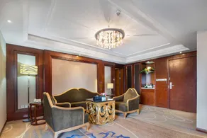Phoenix Royal Court Chain Hotel (Qionghai Wetland Park Branch) - Image 5