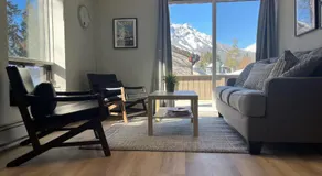 Mountain View Bed & Breakfast - Image 2
