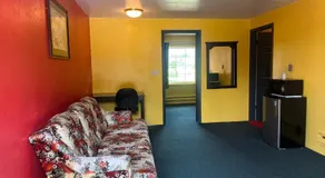 Holly Motel Southampton - Image 3
