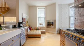 Downtown Retreat with Modern Comfort - Image 2