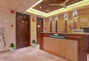 Townhouse Oak IIT Kanpur Metro Station - Image 2