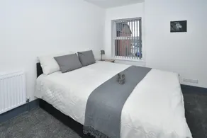 Townhouse @ 24 Brunswick Place Stoke - Image 5