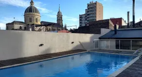Maipú y Avenida Pellegrini - Parking privado con costo adicional - Image 2