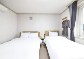 Mj Hotel - Image 1