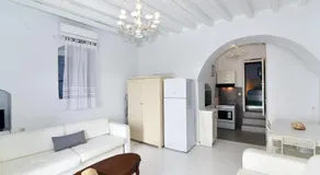 Thomas Traditional House in Chora - Image 2