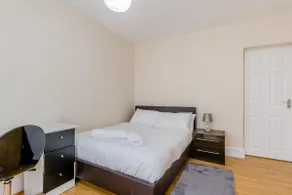 3 Bedroom Spacious Flat - Image 2
