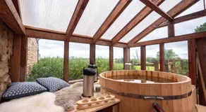 Large Country Cottage, Sleeps 8 - Spa Facilities, Garden Bar, Catering Services, Free Parking, Nature Reserve, Hen Parties - Image 4