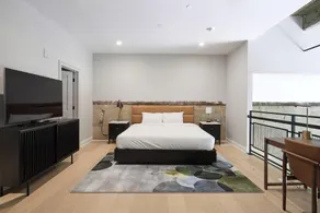 Riversuites At The Battery - Image 2