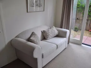 Belton Apartments-Hedge Cottage - Image 2