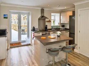 Countryside retreat with stunning views, No deposit - Image 3