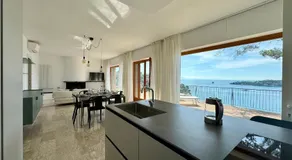 Exclusive designer apartment Facing Palmaria Island Spacious scenic terrace Bright Modern Interiors Fully equipped kitchen Air conditioning Private parking Up to 6 guests - Image 2