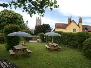Red Lion - Image 3