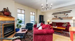 Courthouse Inn Revelstoke - Image 2