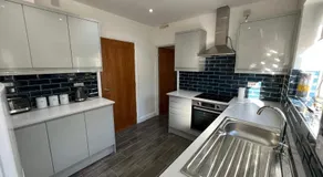 Cosy, Modern Home Near BHX, NEC and City Centre - Image 2
