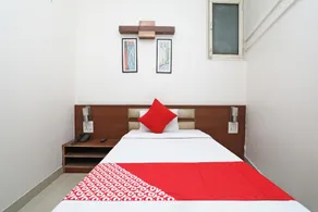 OYO 38103 Hotel Shubham - Image 4