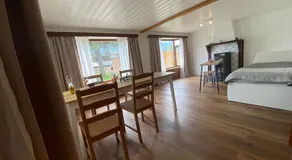 Cozy 2-Bedroom Bungalow - Image 2