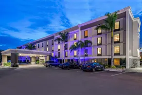 Comfort Inn & Suites St. Pete - Clearwater International Airport - Image 5