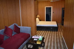 Elysium 99 Guest House - Image 4