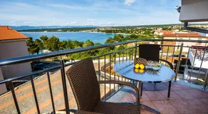 Mare & Mons Seafront Apartments - Image 4