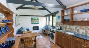 Cosy cottage in the beautiful Lamorna Valley - walk to the pub & sea - Image 3