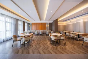 Home Inn Plus - Beijing Tongzhou Universal Canal Business District Youyi Hospital - Image 2