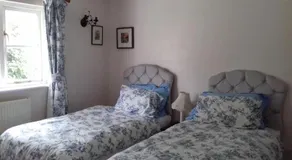 Hills Farm B&B Laugharne - Image 2