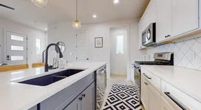 East Austin Retreat - Image 5