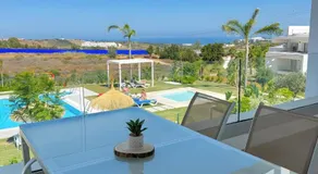 Lujo y Playa Caribeña en Estepona - Image 2