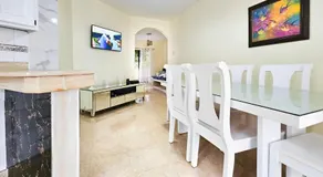Villa DMM con piscina, jacuzzi y gran área verde en Punta Cana - Image 3
