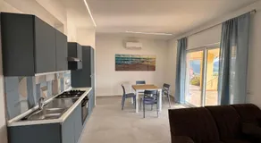 Home & Garden - Image 4