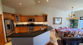 Beautiful 4+ bed 3 bath Condo 20 minutes to Madison - Image 3