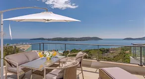 Apartmani D & J with Heated Pool & Stunning Sea View - Image 2