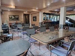 Iggy's Inn - Image 5