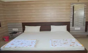Hotel O Raj Inn - Image 3
