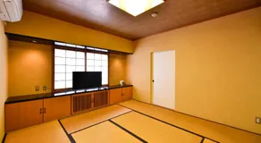 BRUCE Luxury House - Image 4