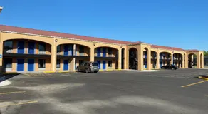 HomeLodge Newnan - Image 5