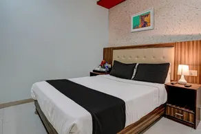 OYO Hotel Blue Sapphire Residency Near Chhatrapati Shivaji International Airport - Image 1