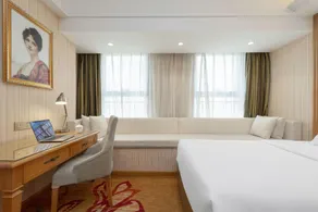 Vienna Hotel Zhengzhou Only Henan Movie Town - Image 5