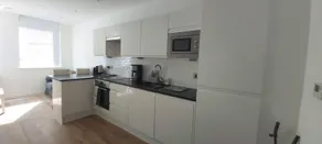 Reading City-Vew Apartment - Image 5