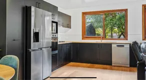 2 Bedroom Cottage with Lagoon pool & spa - Image 4