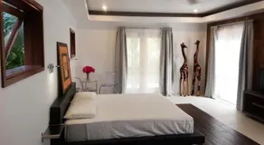 ONE LUXE JAMAICA VILLA with private pool, modern interior and secluded - Image 2