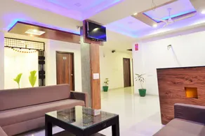 OYO 3955 Hotel Nayan Palace - Image 3