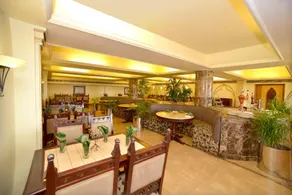 Pink Pearl and Fun City Hotel - Image 2
