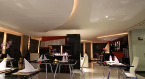 Hotel Suites 108 - Image 2